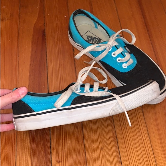 Vans - Picture 2 of 5